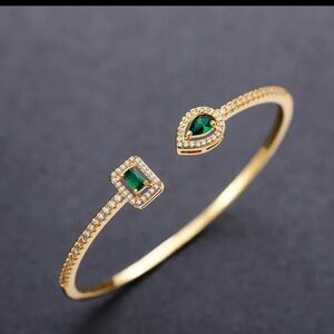 Women Huitan Luxury GreenCubic Zirconia Cuff Bracelet Bangle